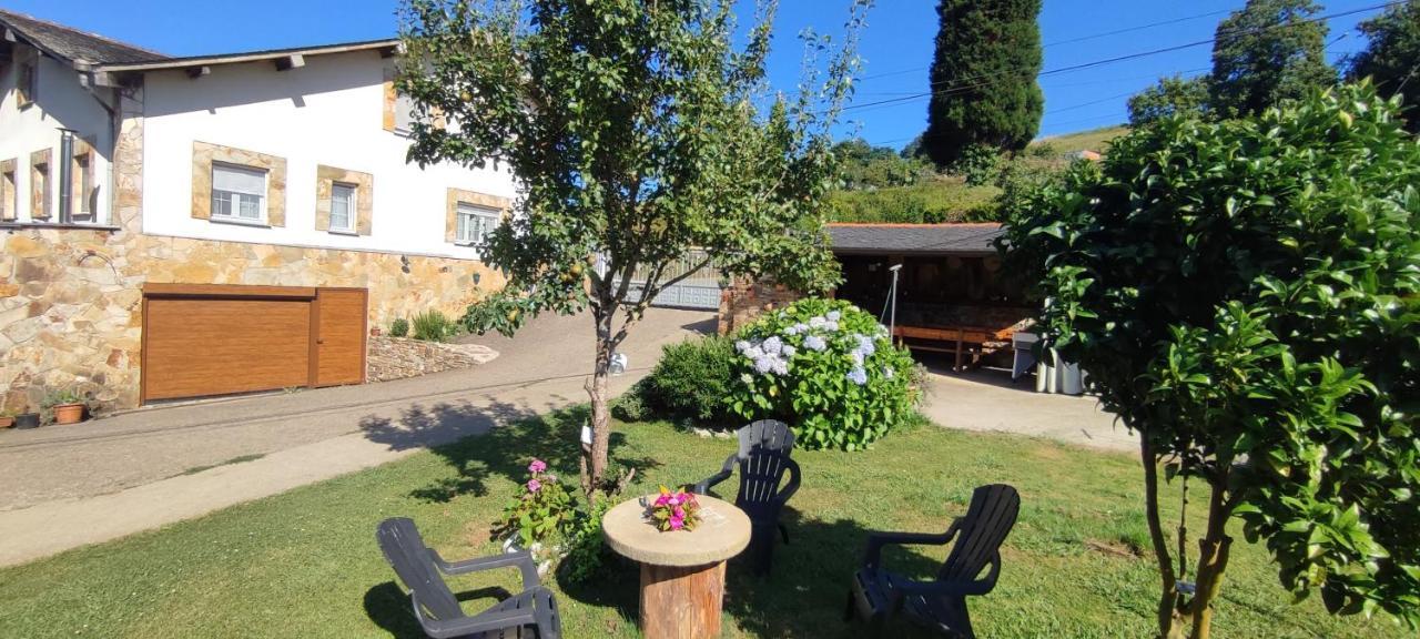Apartamentos Casa Alvarina - Luarca Cortina Eksteriør bilde